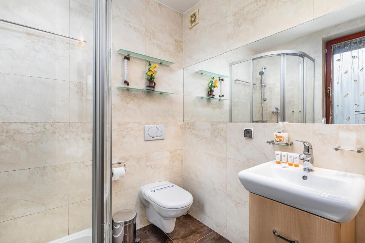 Apartamenty Zeromskiego 29 By Noclegi Renters سفينويتشي المظهر الخارجي الصورة